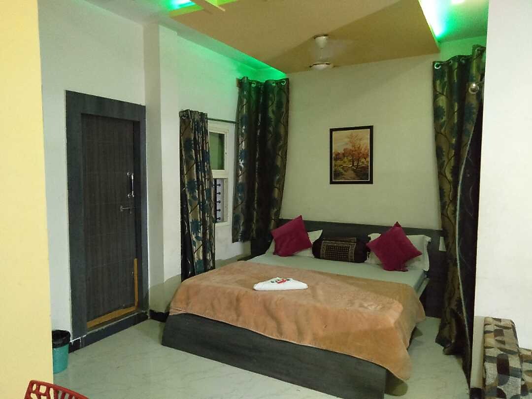 Deluxe room at Hotel G17